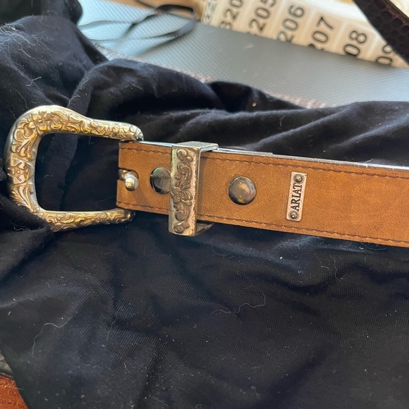 Ariat Brown Belt with Silver Heart Detail - Picture 6 of 9